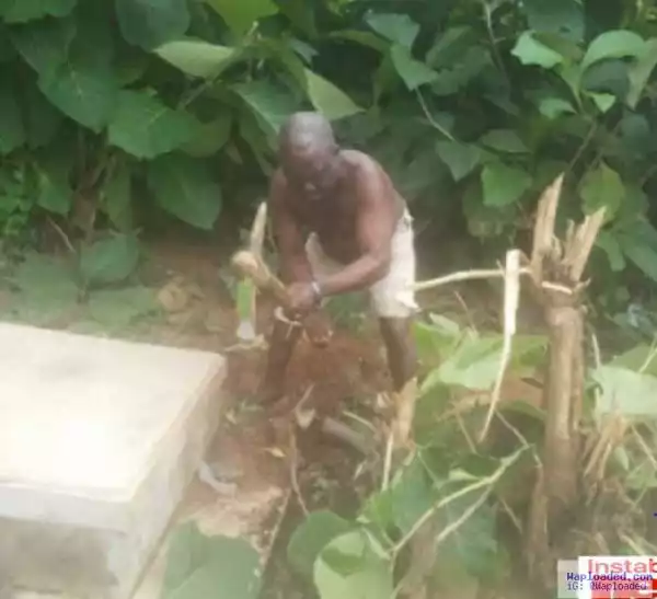 After 48 Years, Family Exhume Man’s Corpse, In Order To Rebury Him In His Hometown